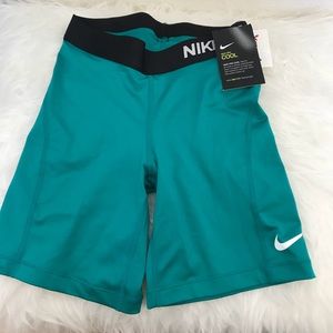 nike women's 7 inch compression shorts